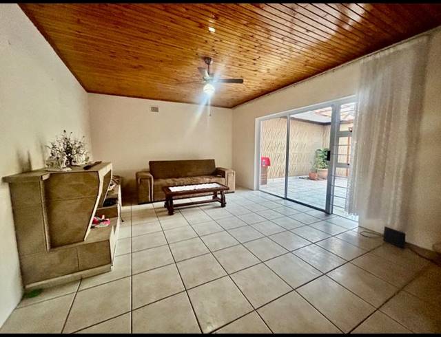 3 BEDROOM HOUSE FOR SALE IN VANDERBIJLPARK SW 1
